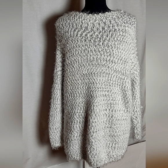Chunky knit Super Soft Oversized Sweater by Altar'd State - Picture 2 of 9